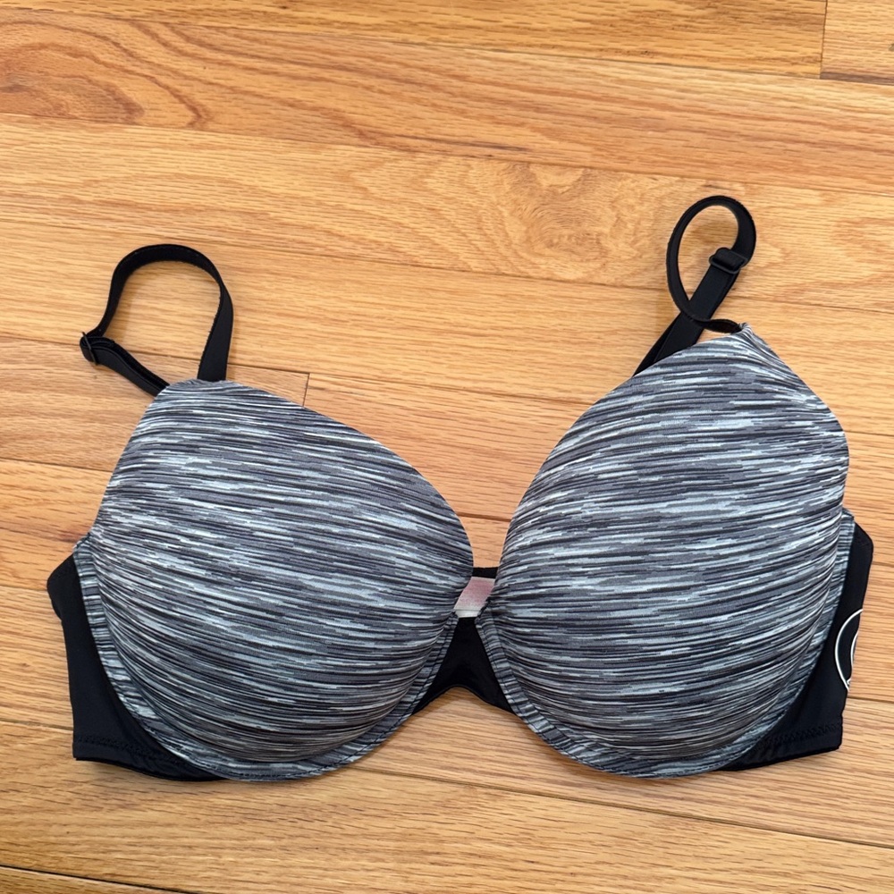 Victorias Secret PINK Black and Gray Women's Bra